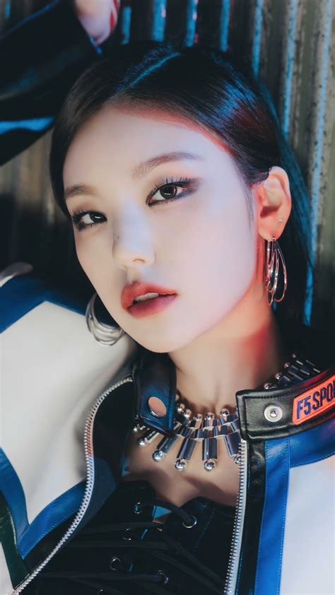 hwang ye-ji|yeji nickname itzy.